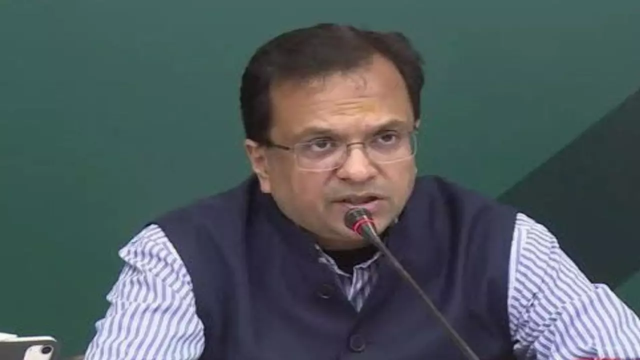 एक और साल सत्ता के सबसे ताकतवर कुर्सी पर रहेंगे गोविंद मोहन! रिटायरमेंट से पहले ही मिल गया अल्टीमेट एक्सटेंशन, जानिए कौन हैं देश के होम सेक्रेटरी?