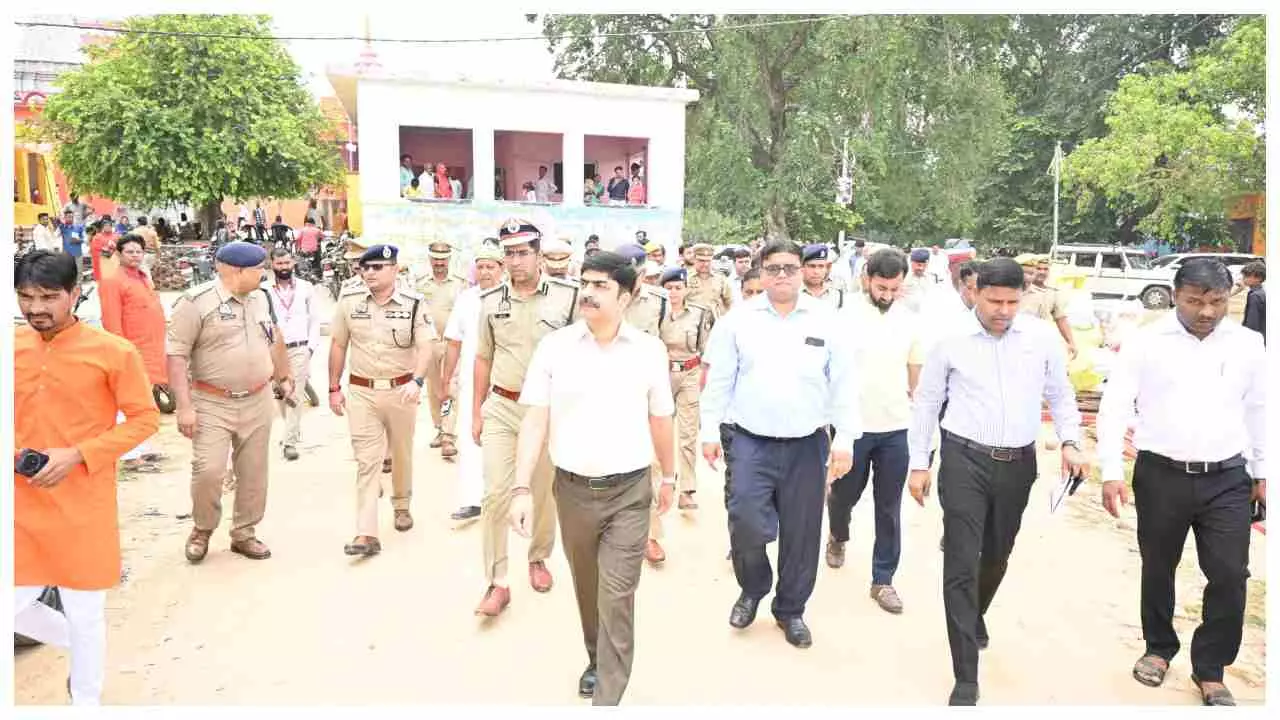 Basti News: कांवड़ यात्रा की सुरक्षा व व्यवस्थाओं का कमिश्नर-DIG ने किया निरीक्षण, दिए कड़े निर्देश
