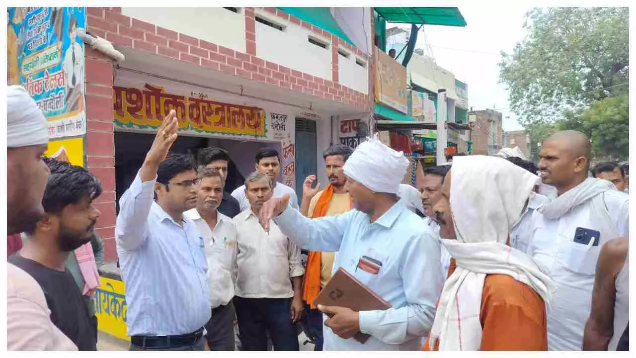 Chandauli News: बिजली विभाग के चेकिंग अभियान से हड़कंप, तीन बकाएदारों पर मुकदमा दर्ज
