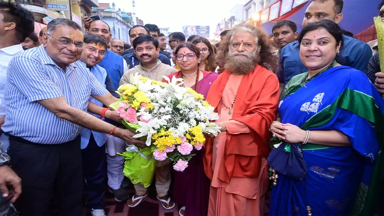 Minister Nandi performs Rudrabhishek of Lord Bholenath on Rebirth, Mana festival as Businessmans Courage Day across the state