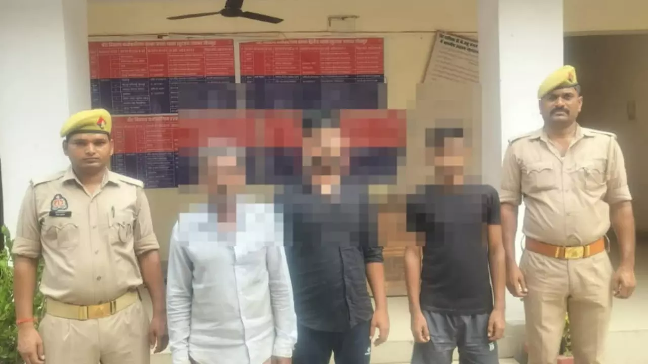 Jaunpur News: मोटरसाइकिल के छींटे पड़ने के विवाद में युवक की कुल्हाड़ी से हत्या, तीन आरोपी दो घंटे में गिरफ्तार