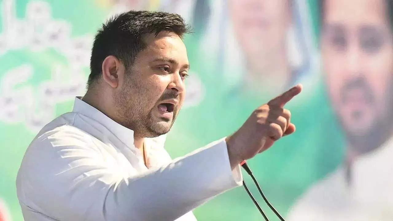Bihar Voter Scam: चुनाव से पहले महा घोटाला! तेजस्वी यादव ने खोली चुनाव आयोग की पोल, कहा - ये चुनाव नहीं तमाशा है