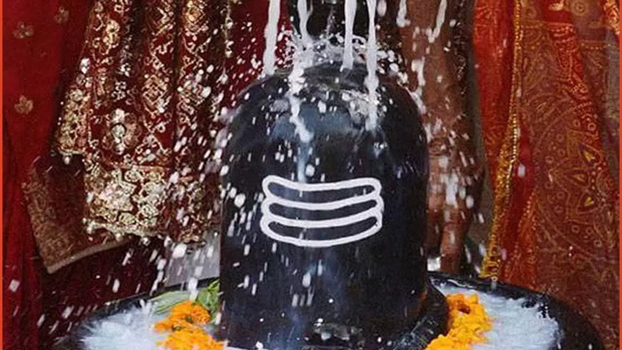 Somwar Ka Jal Kab Chadhega:सोमवार का जल कब चढ़ेगा? जानिए पहले सोमवार से आखिरी सोमवार का जलाभिषेक का शुभ समय