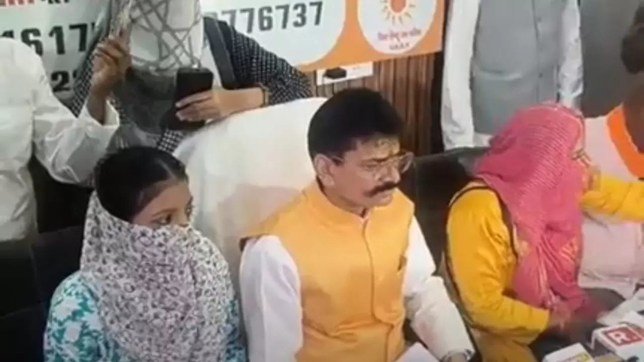 Lucknow News: छांगुर बाबा के गुर्गे दे रहे लव जिहाद पीड़िताओं और हिंदू संगठन को धमकी, गोपाल राय बोले- डरने वाला नहीं हूं... सामना करूंगा