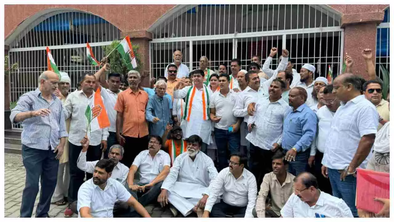 Meerut News: फर्जी मुकदमों के खिलाफ कांग्रेस का हल्ला बोल, मेरठ में गरजी सियासी बिजली