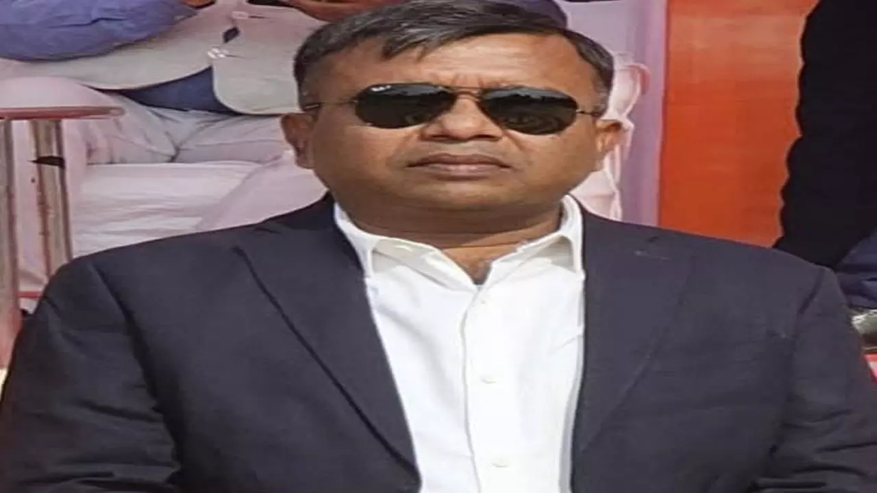 Jaunpur News: बिना मान्यता वाले स्कूलों पर प्रशासन का शिकंजा, ₹1 लाख जुर्माना और FIR के आदेश