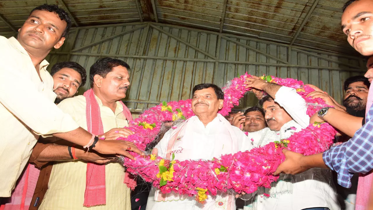 Etawah News: शिवपाल बोले-अगर अधिकारी करें परेशान तो कर ले नाम नोट, 2027 में बनेगी सपा की सरकार