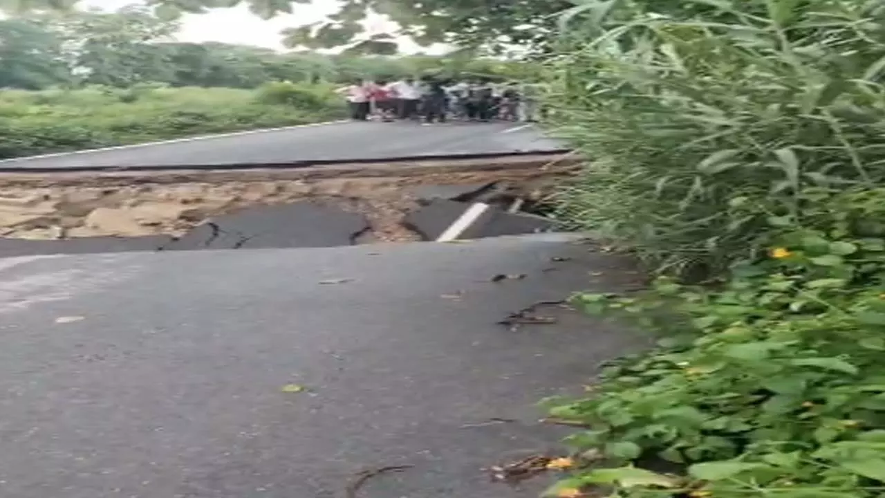 Macha earthquake at Dhansi, Khartia-Shitalapur on main Western Ganges Canal
