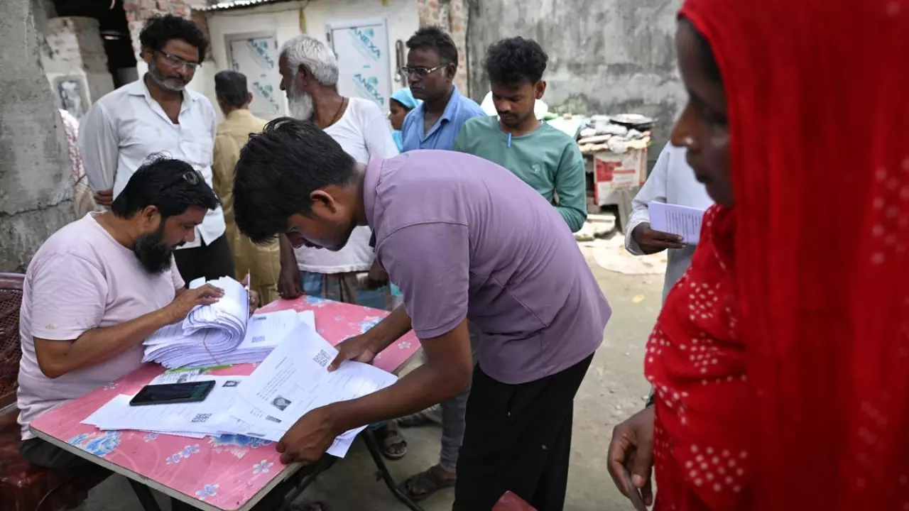 Bihar News: बिहार में मतदाता पुनरीक्षण तेज, 6.8 करोड़ फॉर्म हुए एकत्र, 1 अगस्त को प्रकाशित होगी फाइनल ड्राफ्ट लिस्ट