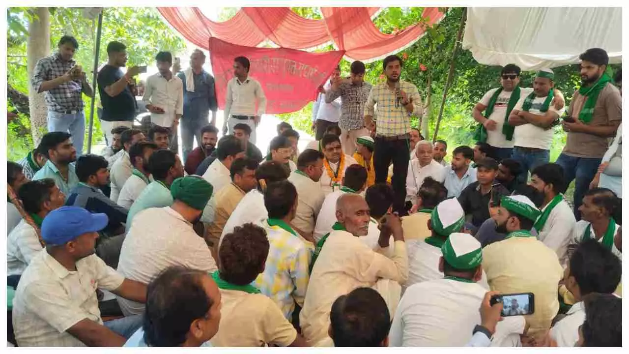 UP News: बिजली निजीकरण के विरोध में संघर्ष समिति ने उड़ीसा मॉडल की विफलता का दिया हवाला, कर्मचारियों का 231वें दिन भी प्रदर्शन