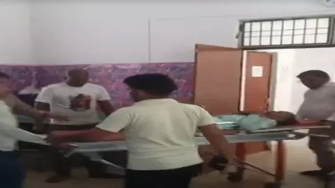 Shravasti News: तेज रफ्तार ट्रक ने साइकिल सवार वृद्ध को रौंदा, किराना दुकान में भीषण आग से लाखों का नुकसान Shravasti News: तेज रफ्तार ट्रक ने साइकिल सवार वृद्ध को रौंदा, किराना दुकान में भीषण आग से लाखों का नुकसान