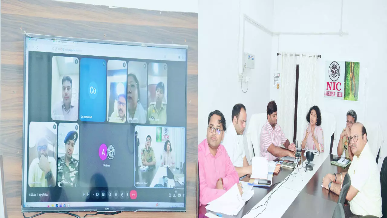Lakhimpur Kheri: यूरिया वितरण में सख्ती, अब खतौनी से मिलेगी खाद; पंचायतों के विकास को एडवांसमेंट इंडेक्स