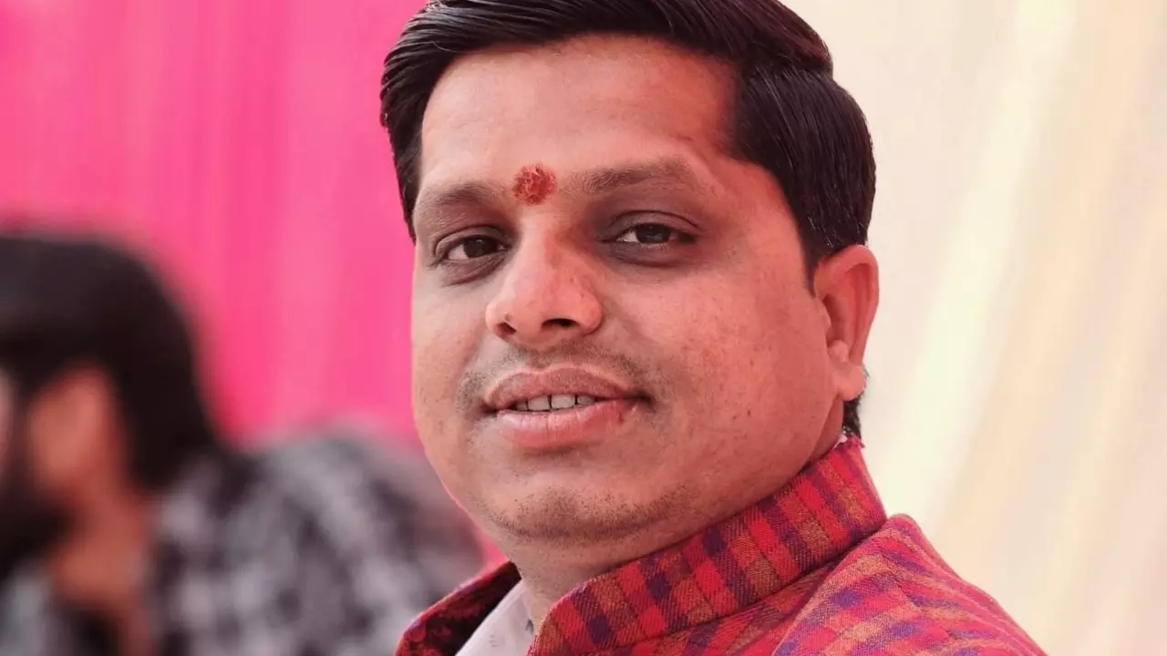 Amethi News: बीजेपी युवा मोर्चा के जिला उपाध्यक्ष राहुल दुबे की सड़क हादसे में मौत, सांड से टकराई बाइक