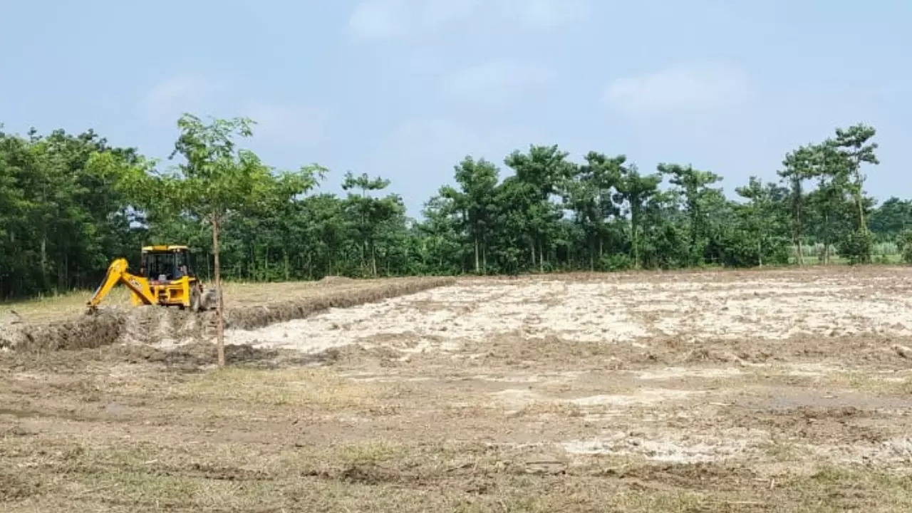 Lakhimpur Kheri News: धौरहरा क्षेत्र में बालू-मिट्टी खनन का खेल जारी, रॉयल्टी पर्ची पर उठे सवाल, प्रशासन मौन
