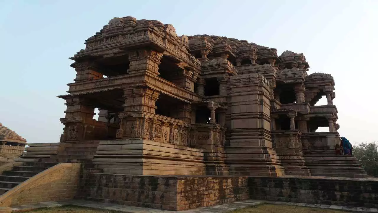 Saas Bahu Temple
