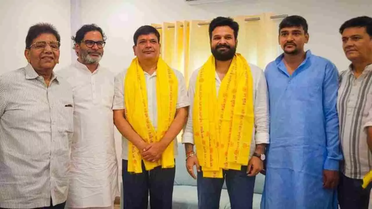 ‘हैलो कौन’ भोजपुरी स्टार और IPS अफसर का गठजोड़! प्रशांत किशोर ने खेला ऐसा खेल कि लालू-नीतीश हिल गई सियासत