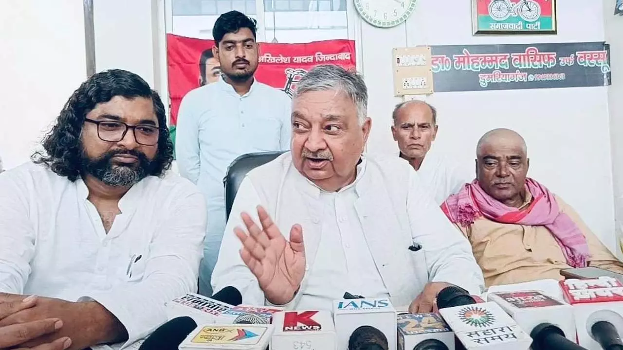 Former MP Kushal Tiwari protests against administrative action on Fagushah Mazar, accusing atmosphere of fear