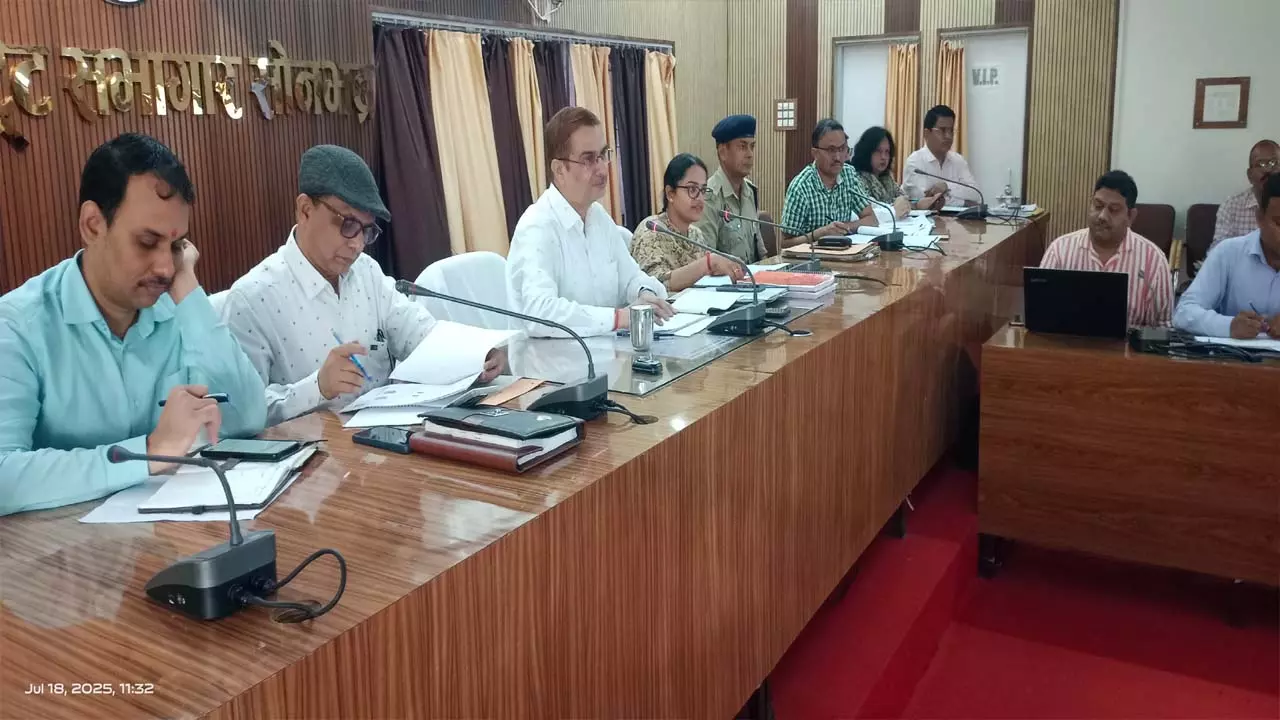 DM directs FIR against executive engineer of State Construction Corporation as construction work stalled