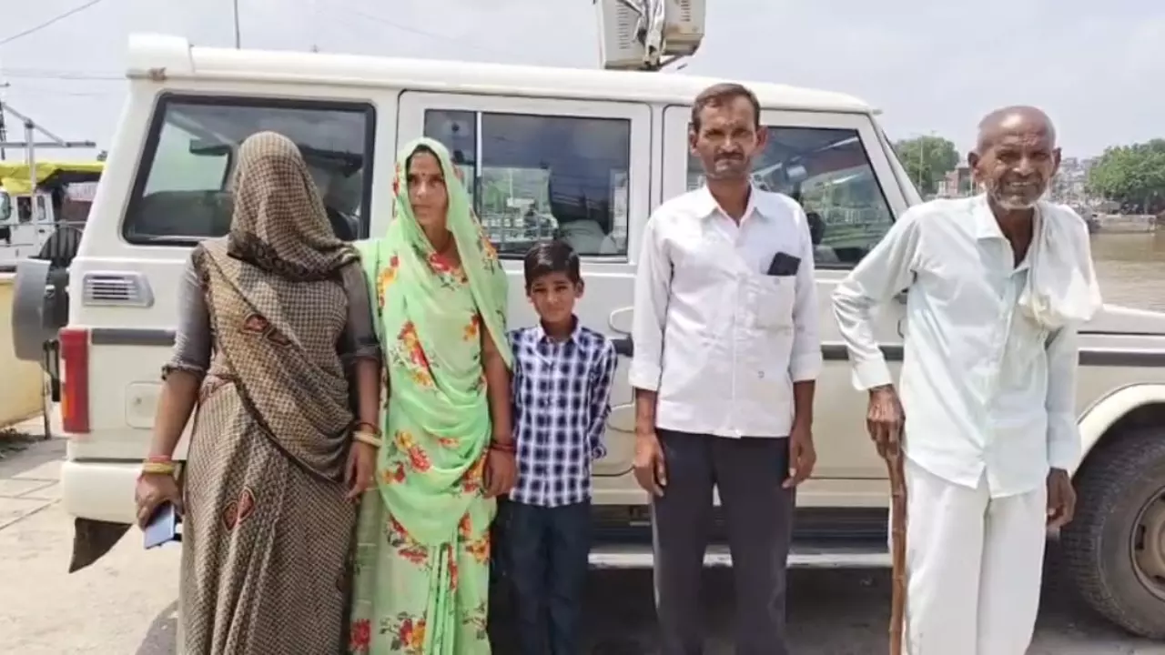 Jhansi News: झाँसी में दबंगों का आतंक: नाली विवाद को लेकर वृद्ध दंपत्ति से की गई मारपीट