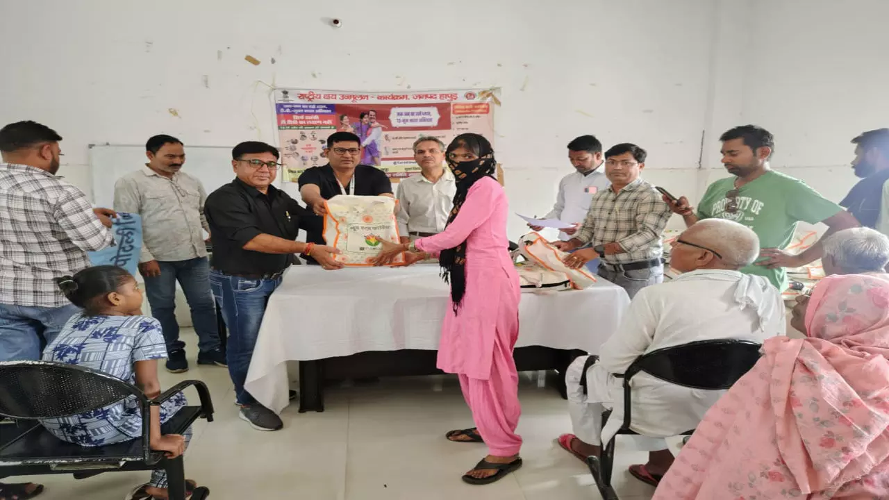 Hapur News: नर सेवा ही नारायण सेवा: क्यूब रूट फाउंडेशन टीबी रोगियों की सेवा में अग्रणी