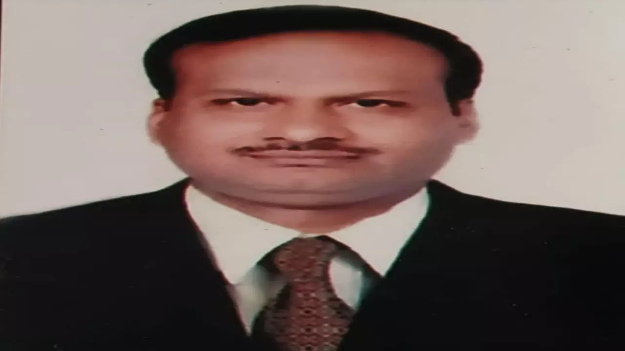 Jaunpur News: प्रो.विनोद कुमार ने विभागाध्यक्ष का पदभार ग्रहण किया