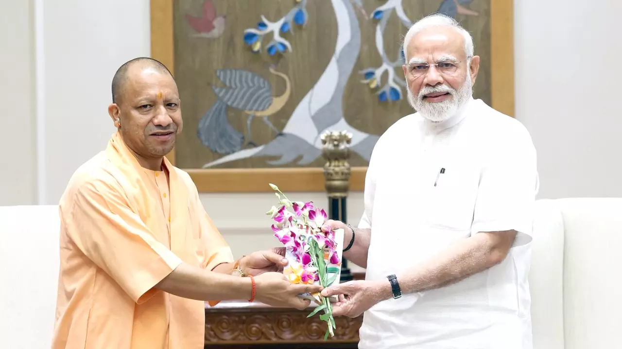 UP News: योगी- मोदी की मुलाकात से UP में बढ़ी बड़े बदलाव की आशंका, भाजपा को जल्द मिल सकता है नया प्रदेश अध्यक्ष