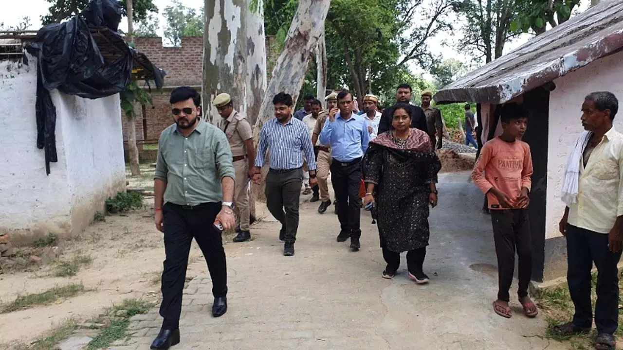 Sravasti DM inspects historic Munda Shiwala, restoration to be soon – religious tourism will be promoted