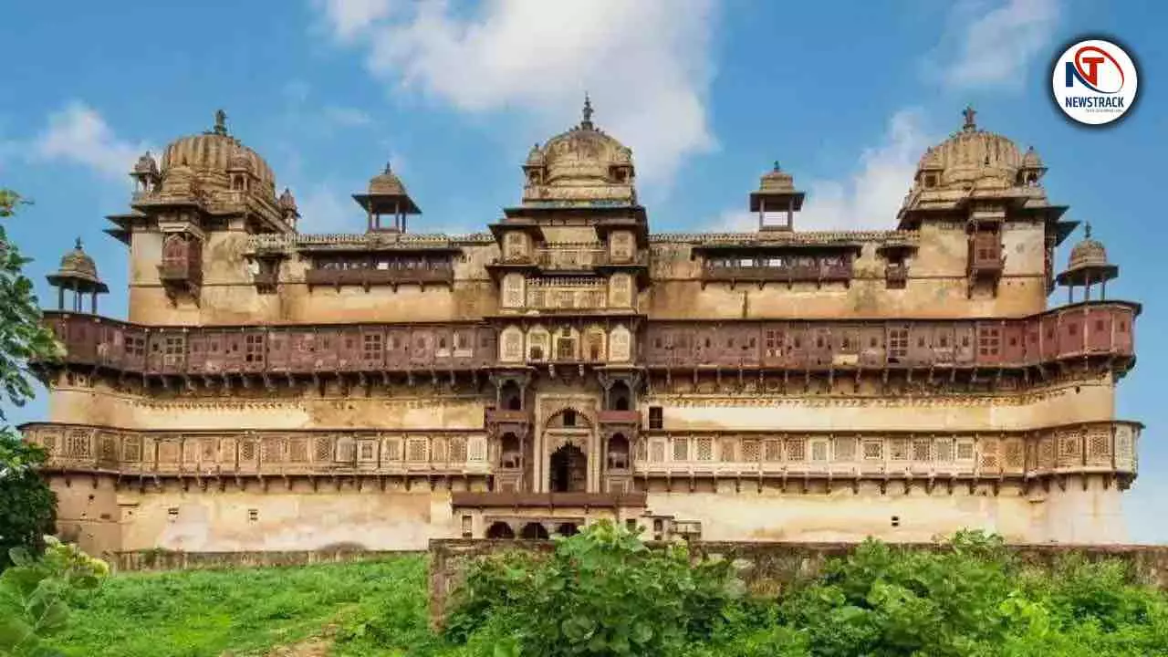 Madhya Pradesh Famous Jahangir Mahal Story