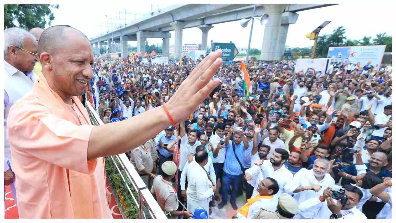 UP News: अब कांवड़-यात्रा में उपद्रव करने वालों की खैर नहीं ! योगी का सख्त संदेश, बावालियों के लगेंगे पोस्टर, यात्रा के बाद होगी कड़ी कार्रवाई