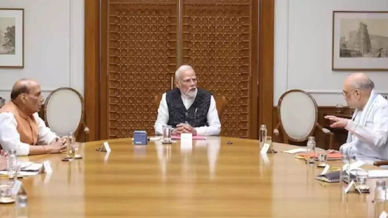 PM Modi High Level Meeting: संसद भवन में अचानक मोदी की हाईलेवल मीटिंग! अमित शाह, जेपी नड्डा समेत कई दिग्गज नेता मौजूद