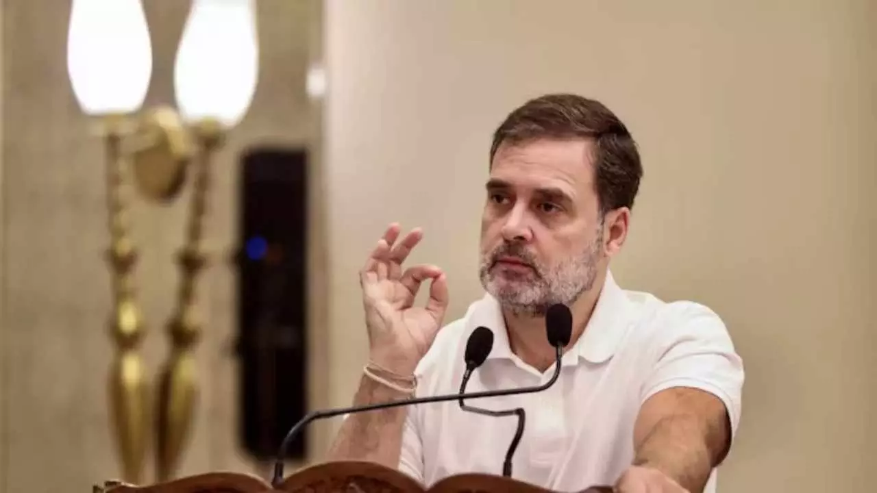 Monsoon Session: नेता नहीं, ड्रामा आर्टिस्ट हैं राहुल! BJP का सीधा हमला, राहुल का जवाब—माइक बंद, लोकतंत्र बंद! संसद में पहले ही दिन छिड़ी आर-पार की जंग!