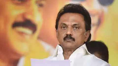 CM Stalin admitted in Hospital: तमिल राजनीति में हड़कंप! सुबह की सैर के दौरान CM एमके स्टालिन को चक्कर, अपोलो अस्पताल में भर्ती CM Stalin admitted in Hospital: तमिल राजनीति में हड़कंप! सुबह की सैर के दौरान CM एमके स्टालिन को चक्कर, अपोलो अस्पताल में भर्ती