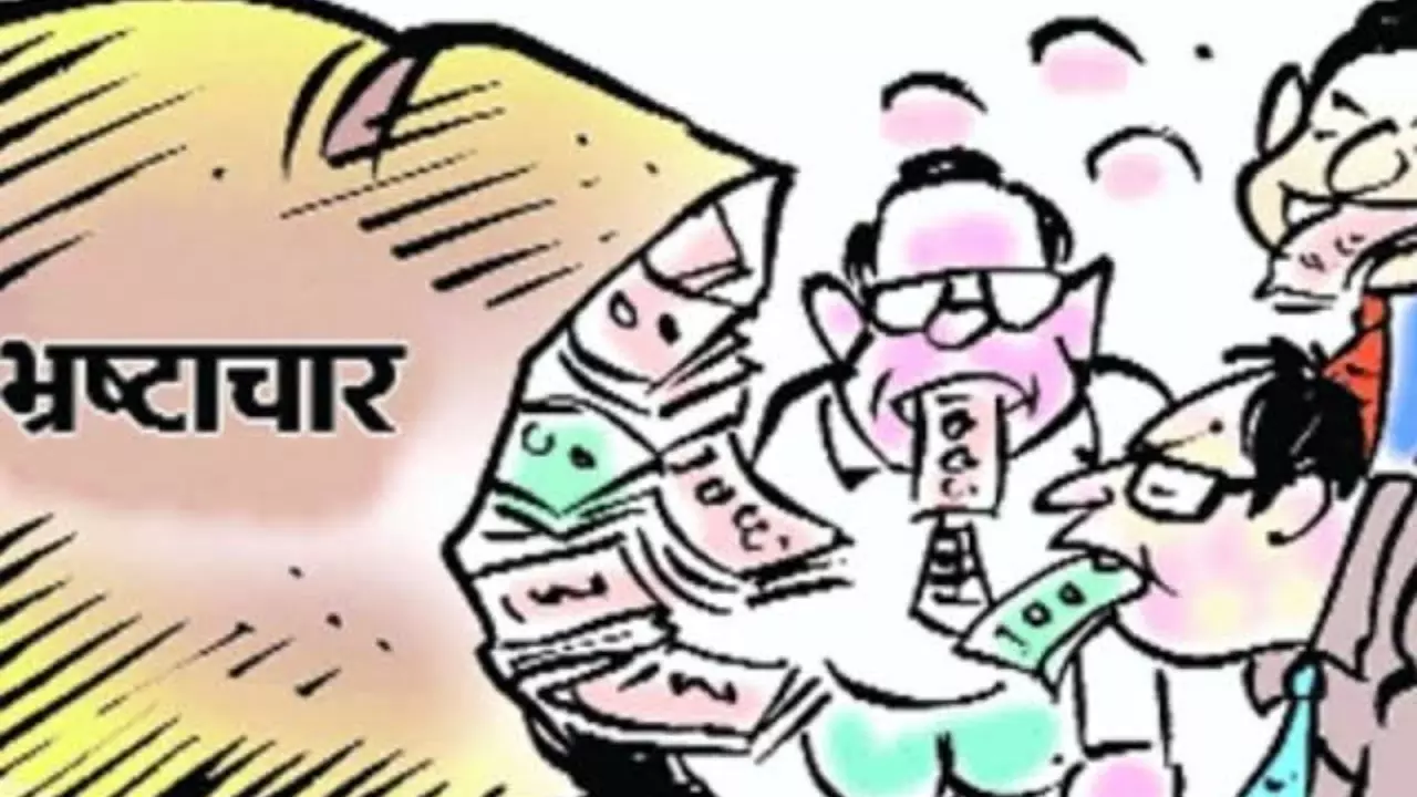 Chandauli News: भ्रष्टाचार के आरोप में ग्राम विकास अधिकारी निलंबित, 12 लाख से अधिक की गड़बड़ी उजागर
