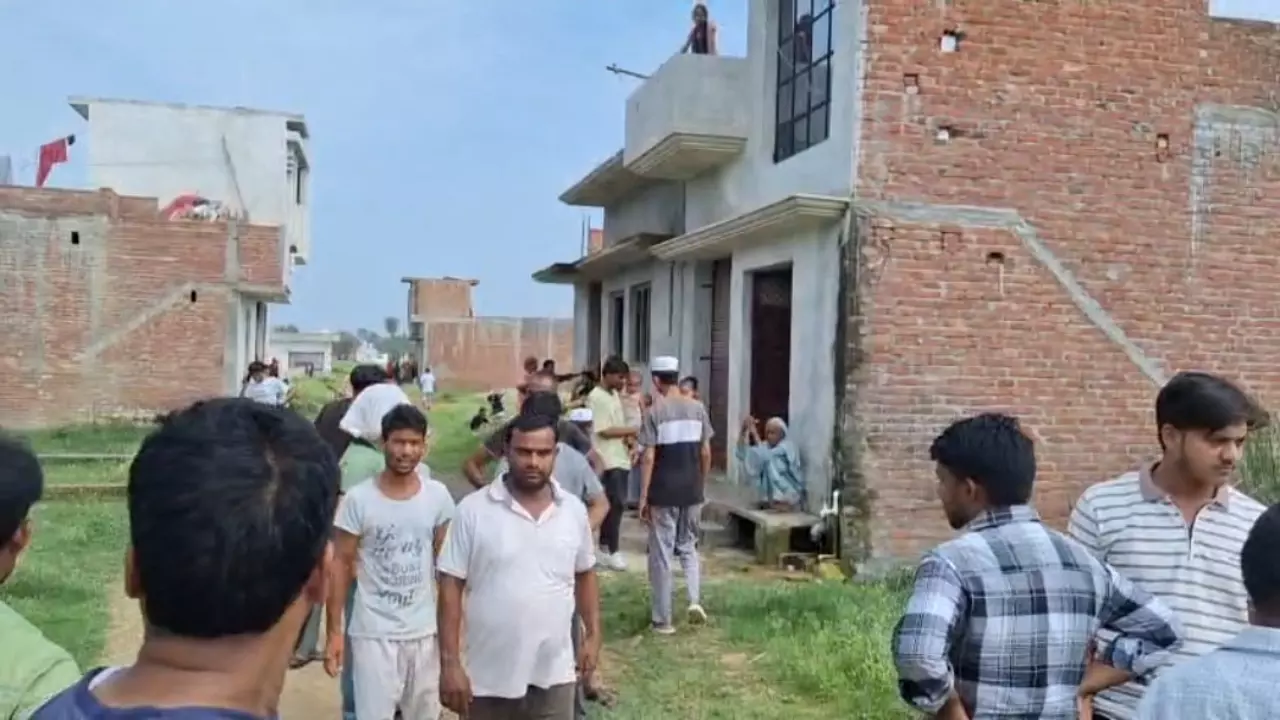Moradabad News: हैवान पति ने पत्नी का गला घोंटकर की हत्या, फरार