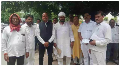 UP News : उत्तर प्रदेश में खरीफ की फसल की बुआई के लिए उर्वरक डीएपी एवं सिंचाई के लिए पानी की भारी कमी से किसान परेशान