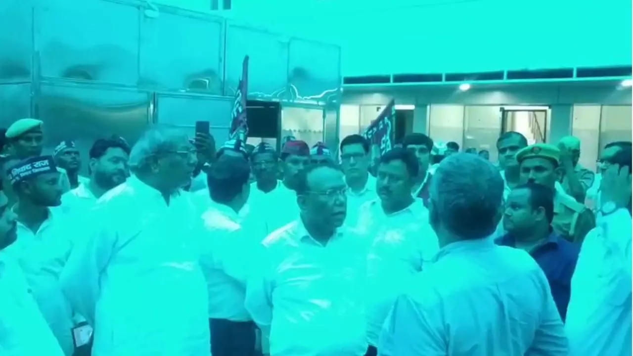 Chandauli News: सपा,कांग्रेस पर निशाना साधते हुए बोले संजय निषाद,भाजपा ने मछुआरा समाज को दी नई पहचान