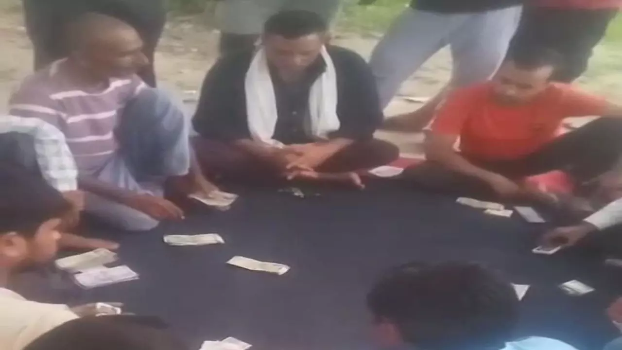Etah News: जुआरियों के हौसले बुलंद: काली नदी किनारे खुलेआम जुए का अड्डा, पुलिस की कार्यशैली पर उठे सवाल