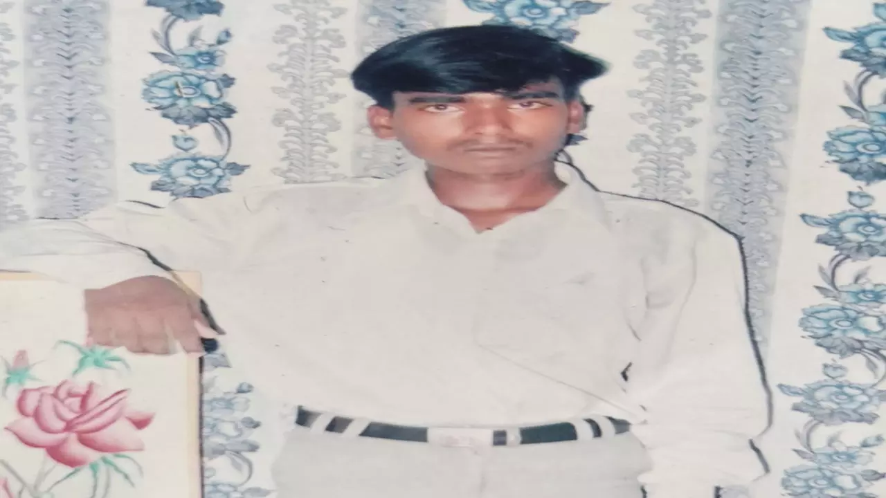 Etah News: झोलाछाप डॉक्टर की लापरवाही से युवक की मौत, परिजन आक्रोशित, डॉक्टर फरार