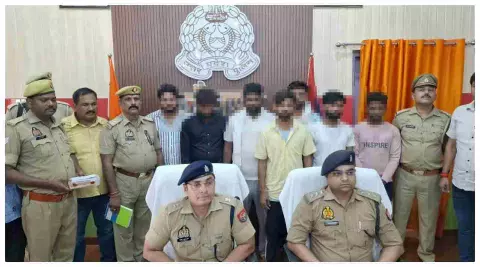 Jaunpur News: मोबाइल झपटमारी के दो वांछित आरोपी गिरफ्तार, एक पर दर्ज हैं 14 से अधिक आपराधिक मुकदमे Jaunpur News: मोबाइल झपटमारी के दो वांछित आरोपी गिरफ्तार, एक पर दर्ज हैं 14 से अधिक आपराधिक मुकदमे