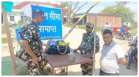 Siddharth Nagar News: भारत-नेपाल सीमा पर 4.05 लाख रुपये के साथ एक व्यक्ति गिरफ्तार, अवैध लेनदेन का प्रयास विफल