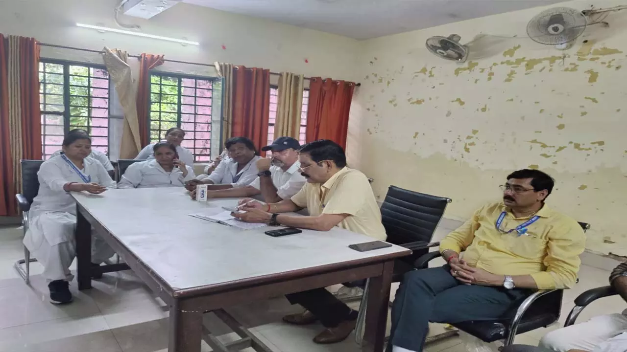 Moradabad district hospital riots: Employees protest against sending Amarnath on duty to ailing nurse