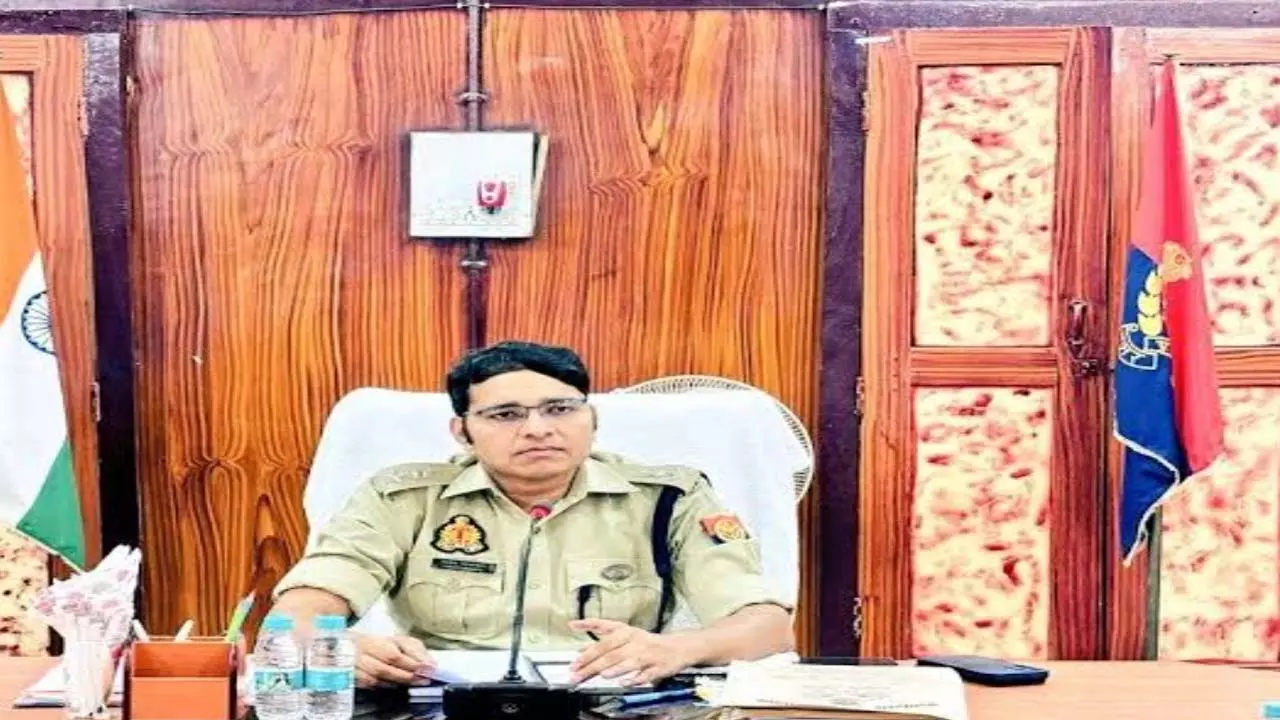 Gonda News: गोंडा में गरीब महिला से मारपीट, जमीन कब्जाने की कोशिश, पुलिस पर पक्षपात का आरोप