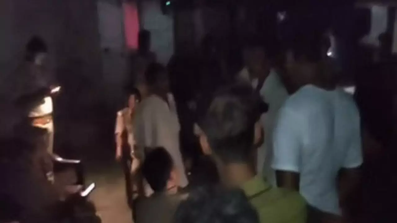 Shravasti News: श्रावस्ती में दो सड़क हादसों में तीन घायल, बच्ची पर हिंसक जानवर का हमला