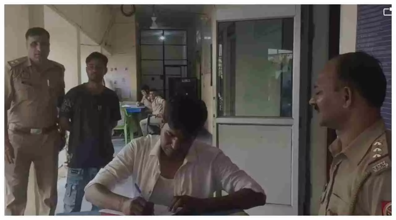 Kasganj News: कासगंज जिला पंचायत कार्यालय में मारपीट की सनसनीखेज घटना, दोनों पक्षों ने दर्ज कराई शिकायत