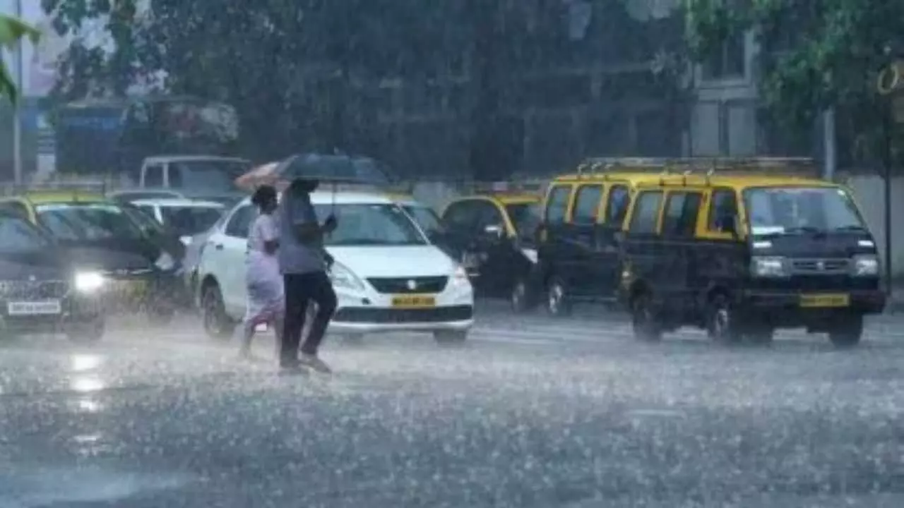 Shravasti News: उमस भरी भीषण गर्मी और बिजली की आंख-मिचौली से बारिश ने दिलाई राहत, सूख रही फसलों को मिली संजीवनी