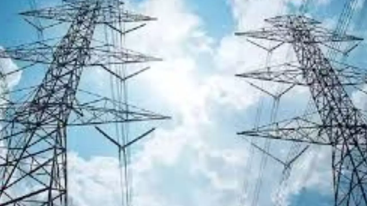 Bijli Karamchari Andolan: याचना नहीं अब रण होगा, संघर्ष महाभीषण होगा की भरेंगे हुंकार Bijli Karamchari Andolan: याचना नहीं अब रण होगा, संघर्ष महाभीषण होगा की भरेंगे हुंकार