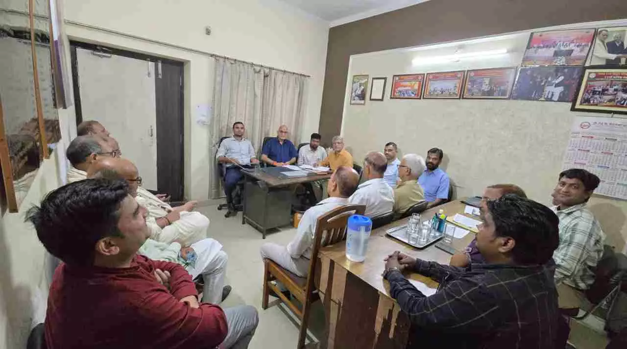 Electricity Privatization: और उत्पीड़न के विरोध में संघर्ष समिति की 27 जुलाई को बड़ी बैठक, अटेंडेंस के नाम पर वेतन रोकने का आरोप