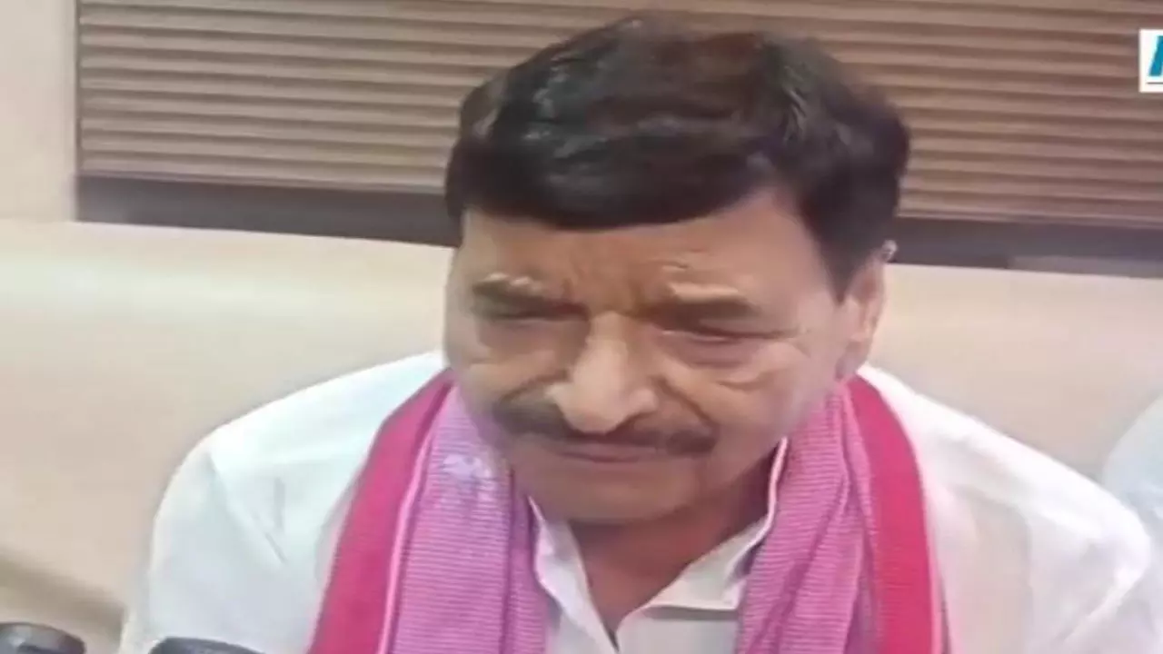 Azamgarh News: आजमगढ़ में शिवपाल यादव का भाजपा पर तीखा हमला: समाज में नफरत फैला रही है भाजपा सरकार