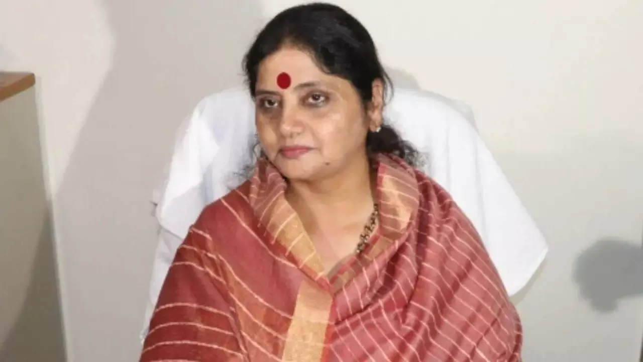 ‘बेटियों का अपमान बर्दाश्त नहीं…’अनिरुद्धाचार्य के विवादित बयान पर महिला आयोग की अध्यक्ष बबीता चौहान ने जताई कड़ी नाराजगी