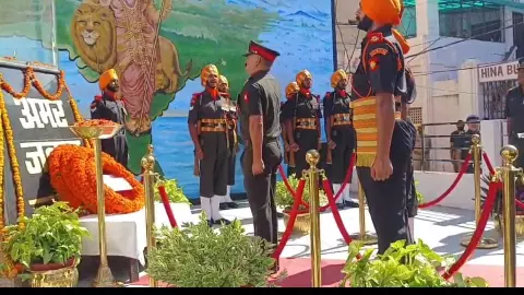 Kannauj News: कारगिल विजय दिवस पर याद किये गये शहीद, देश के लिए प्राण न्योछावर करने वाले वीर सपूत को दी भावभीनी श्रद्धांजलि